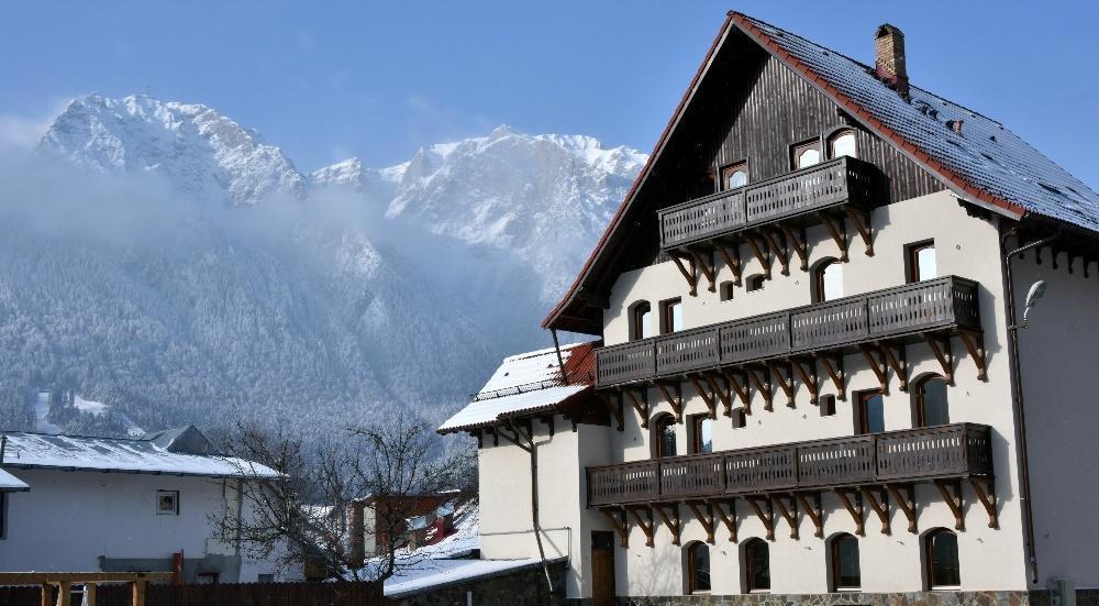 Pensiunea Manidum Busteni Exterior photo